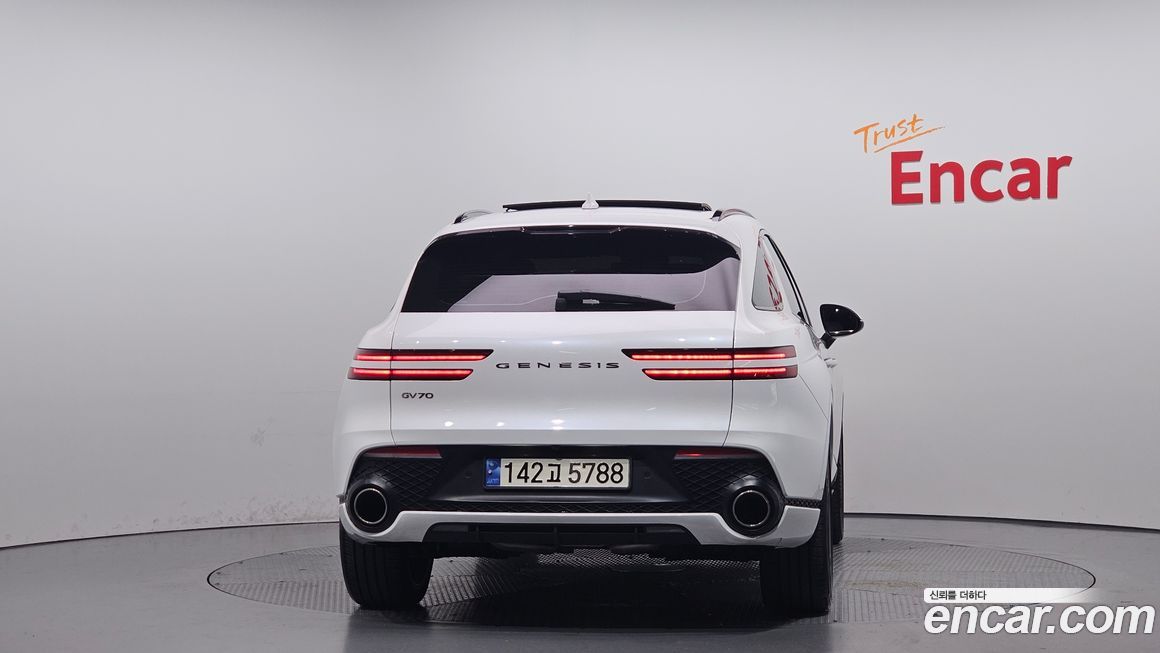 Genesis GV70 2024