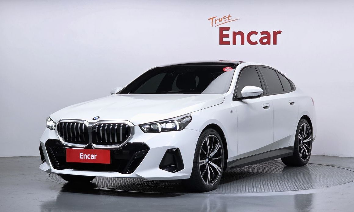 BMW 5-Series 2024