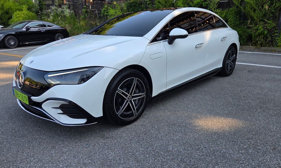 Mercedes-Benz EQE 2024