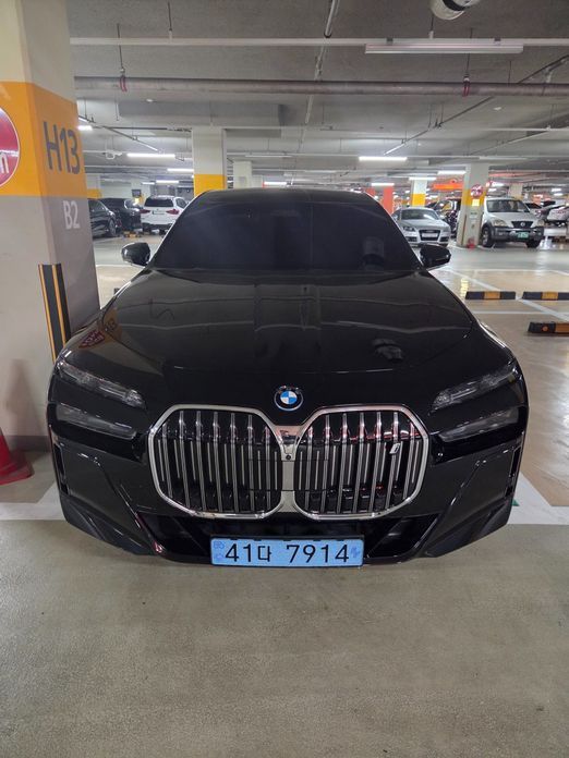 BMW i7 2024