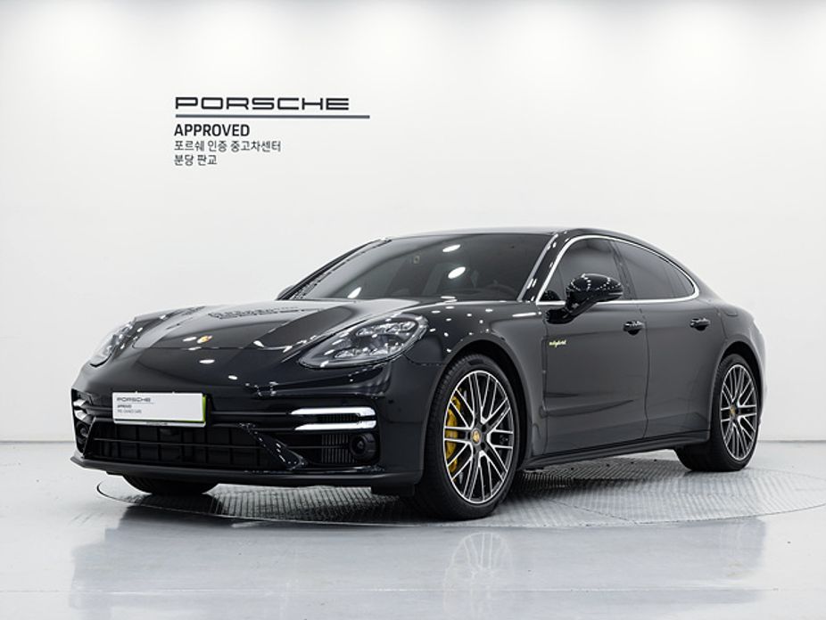 Porsche Panamera 2023