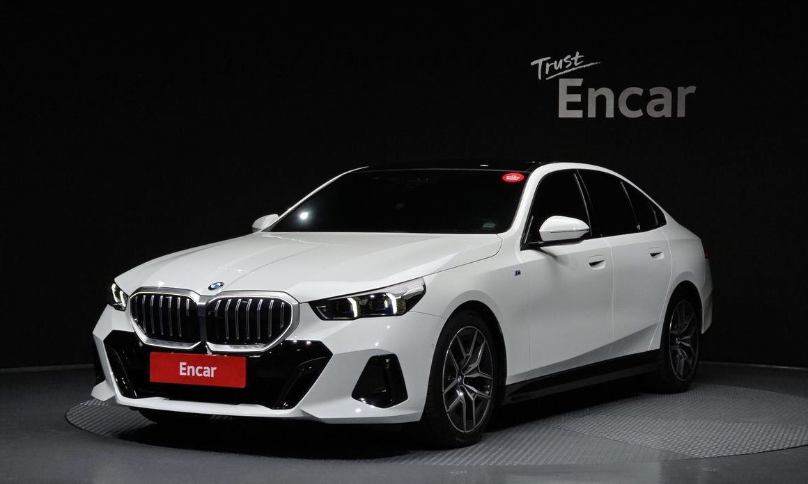 BMW 5-Series 2024