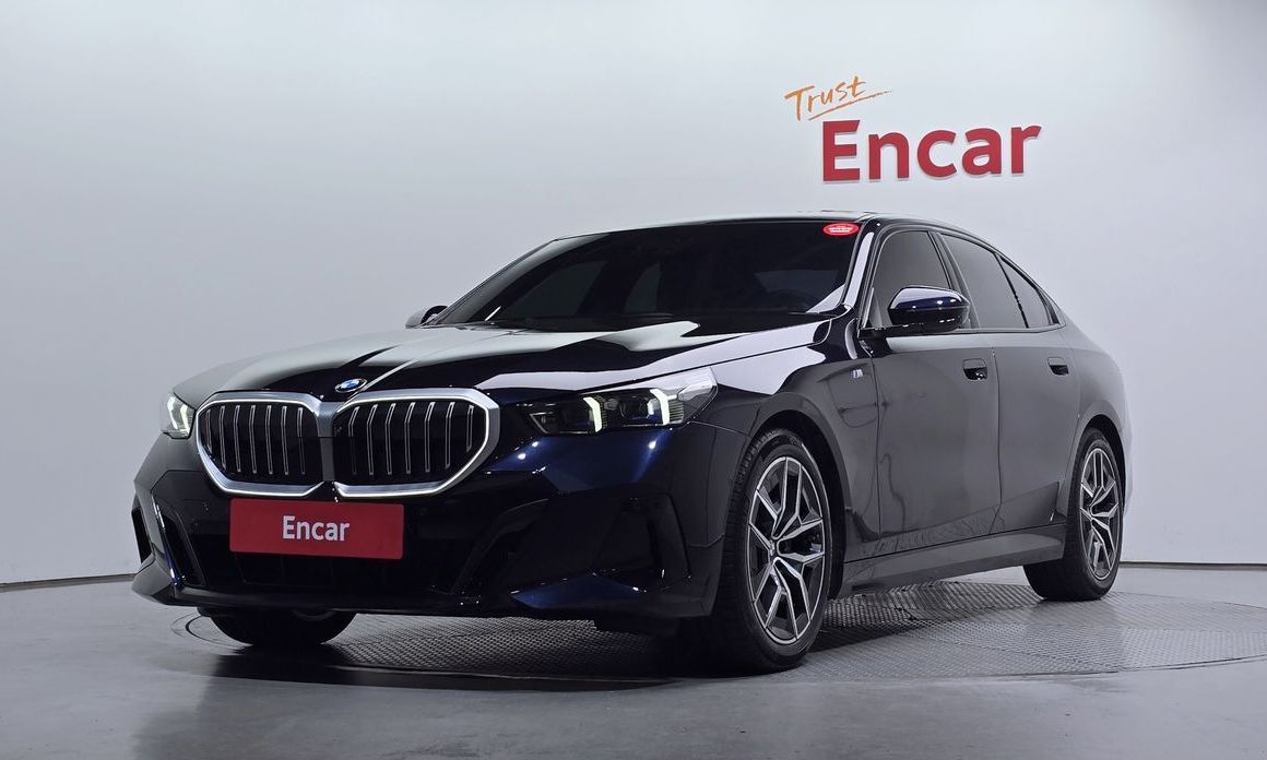 BMW 5-Series 2024
