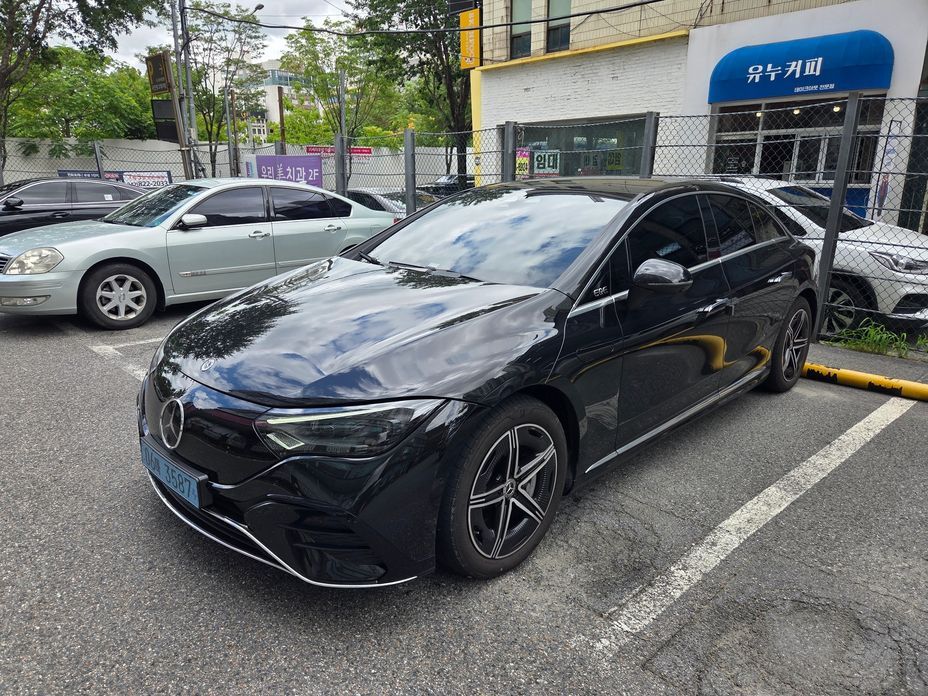 Mercedes-Benz EQE 2024