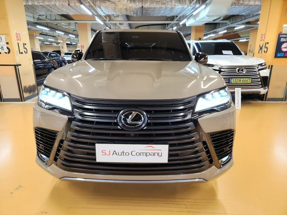 Lexus LX 2025