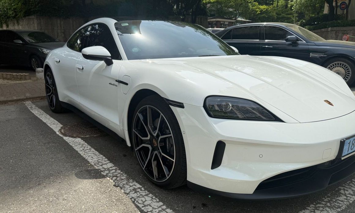 Porsche Taycan 2025