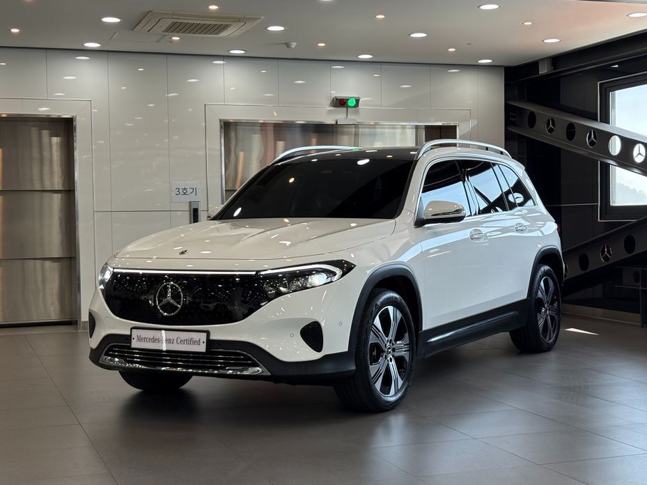 Mercedes-Benz EQB 2025