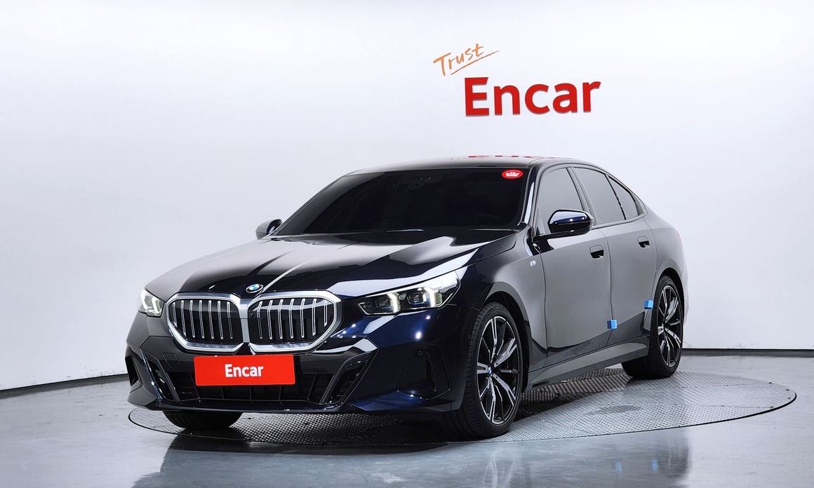 BMW 5-Series 2024
