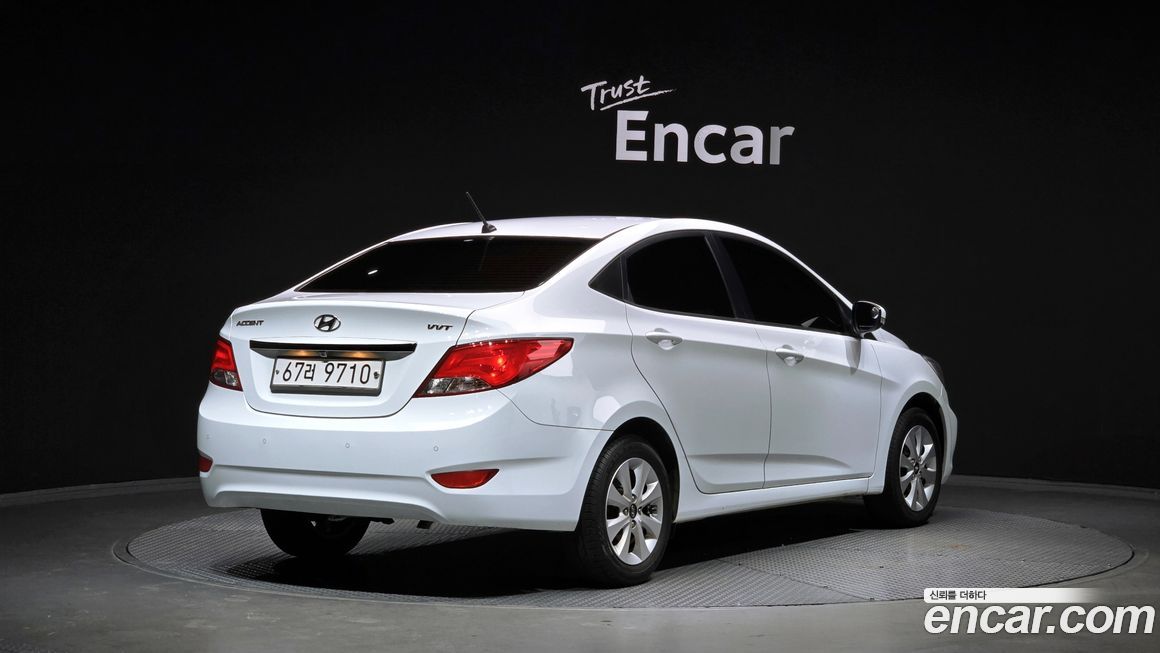 Hyundai Accent 2015