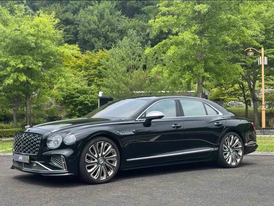 Bentley Flying Spur 2025