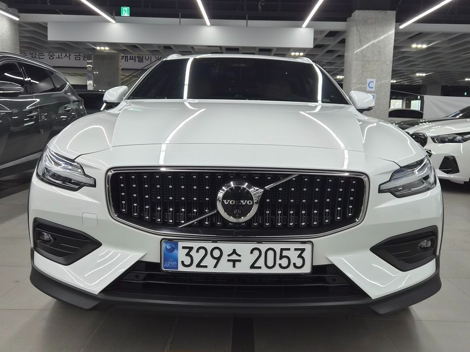 Volvo V60 2023