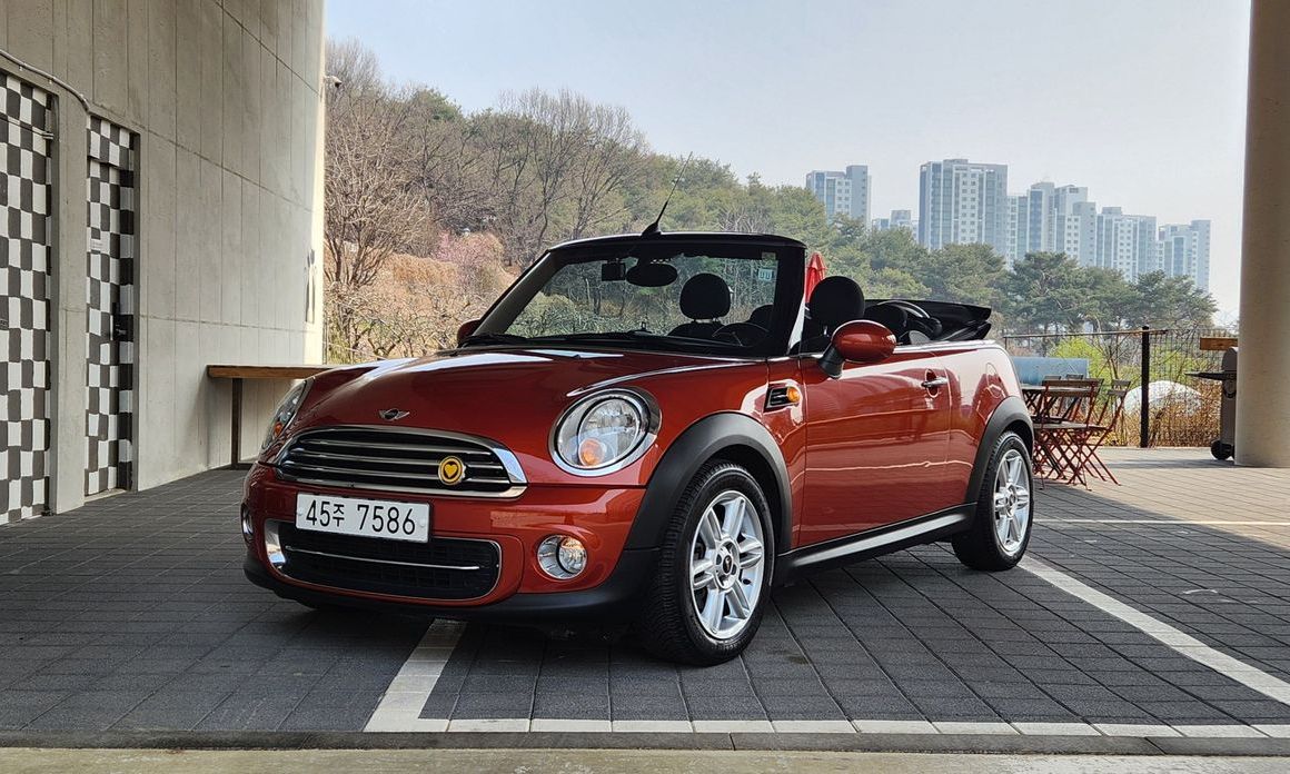 Mini Cooper Convertible 2011