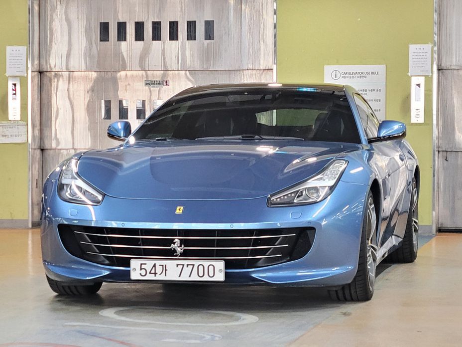 Ferrari GTC4 Lusso 2019