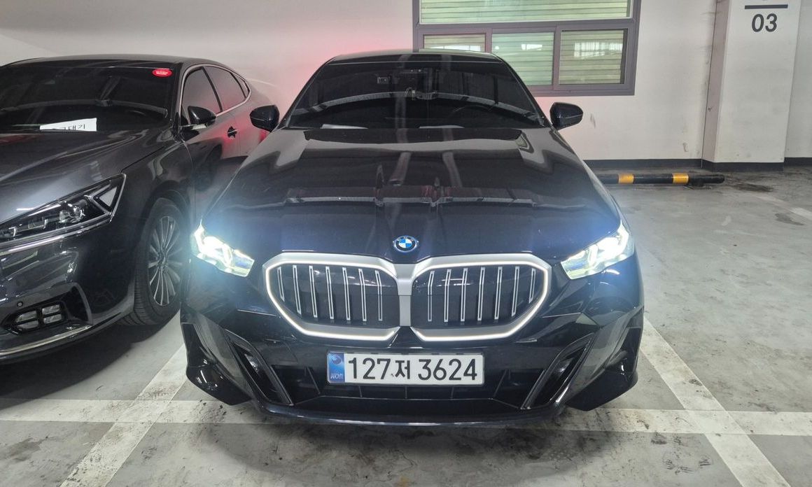 BMW 5-Series 2025