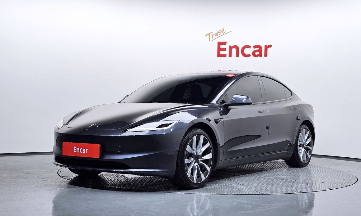 Tesla Model 3 2024