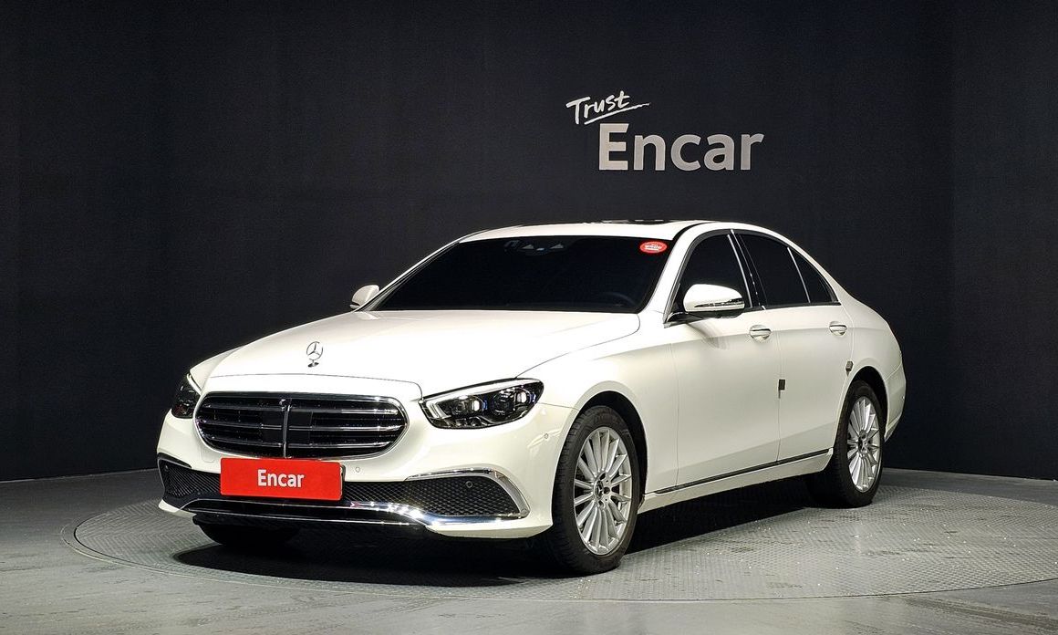 Mercedes-Benz E-Class 2023