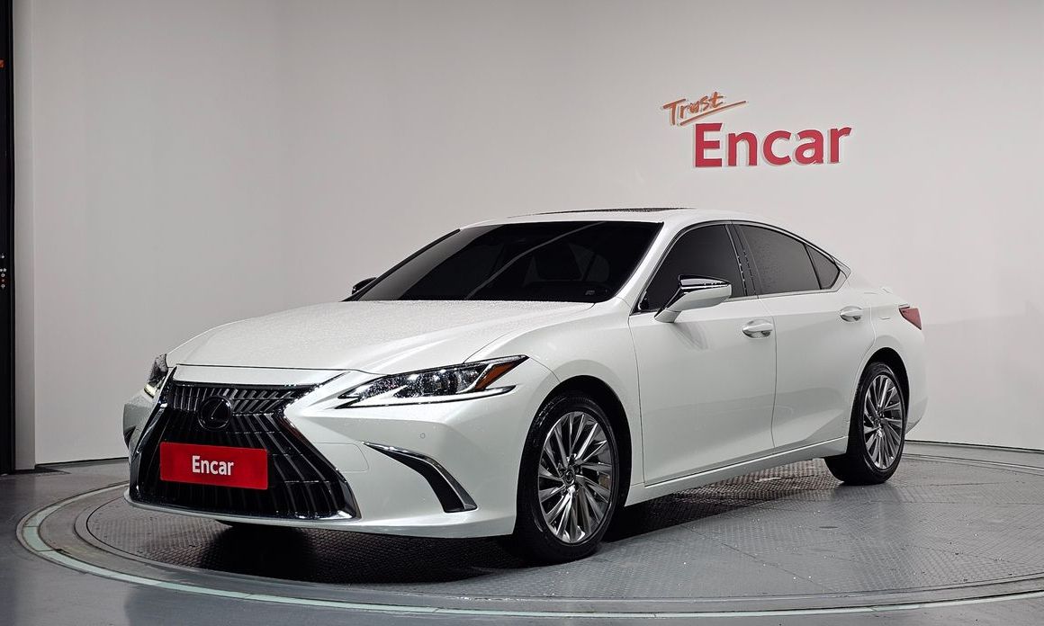 Lexus ES 2024