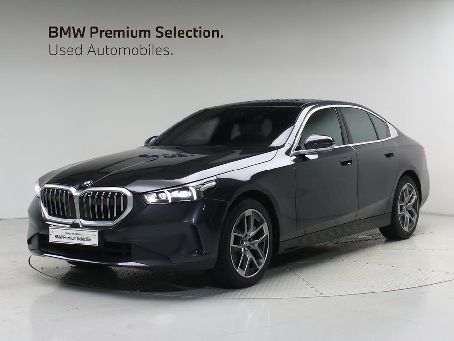 BMW 5-Series 2024