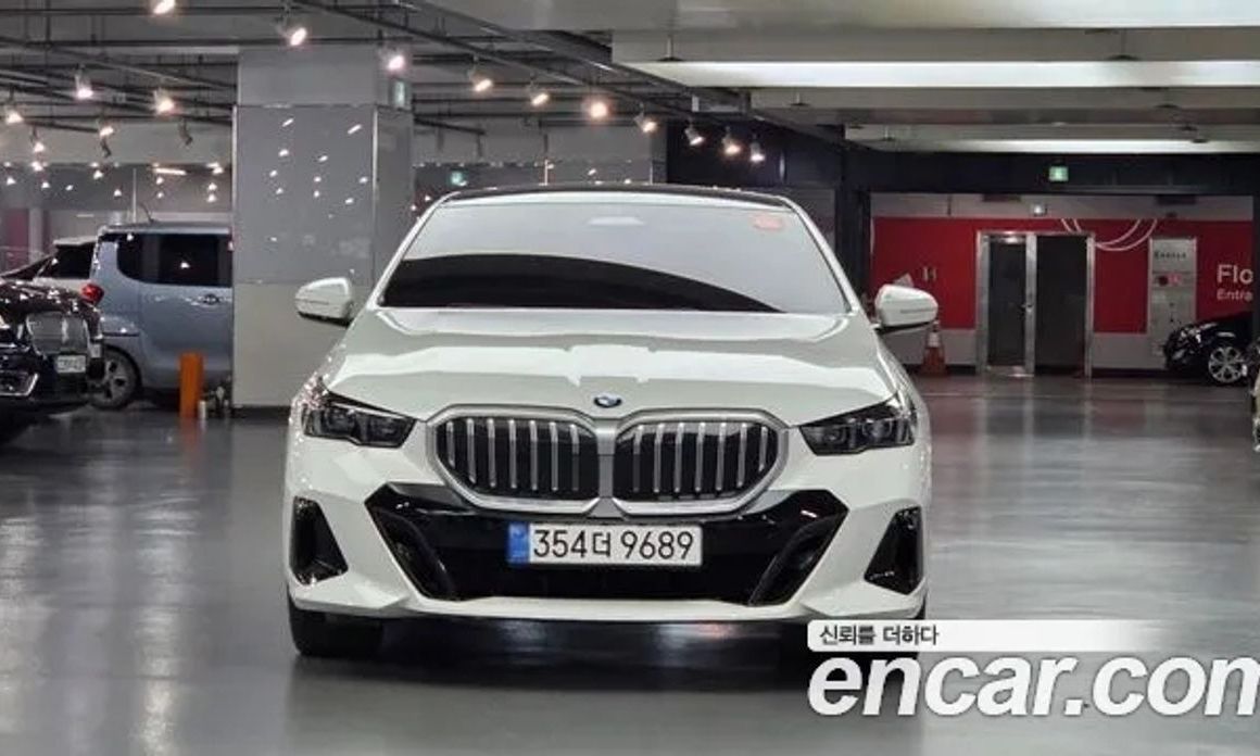 BMW 5-Series 2025