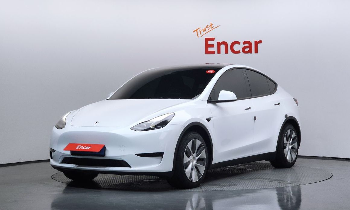 Tesla Model Y 2024