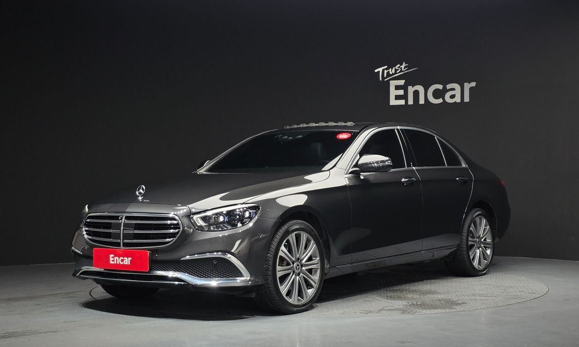 Mercedes-Benz E-Class 2023