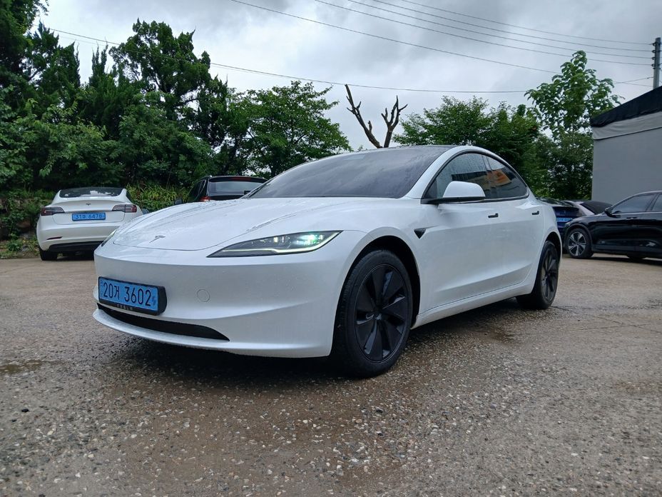 Tesla Model 3 2024