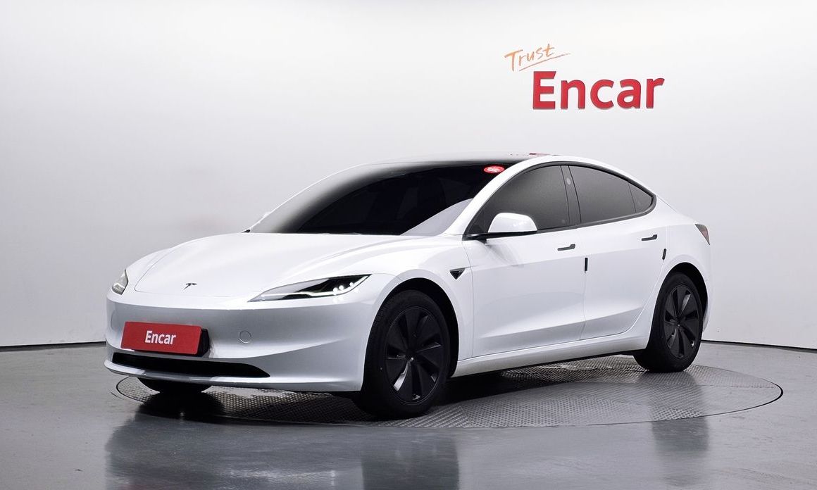 Tesla Model 3 2024