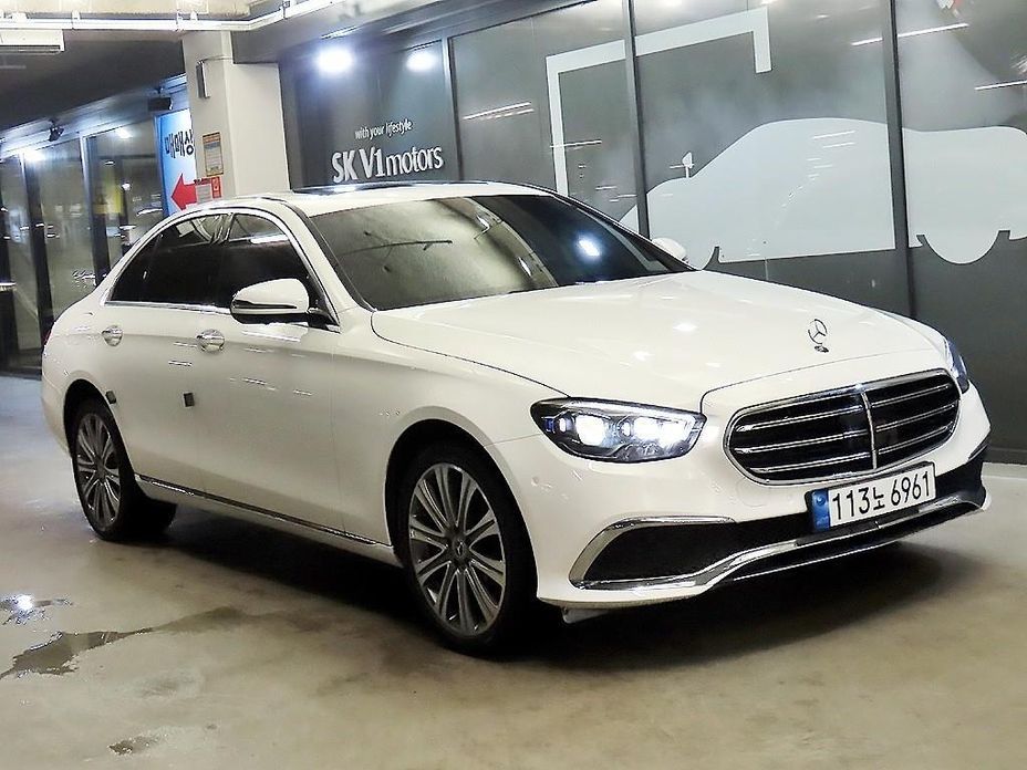 Mercedes-Benz E-Class 2023