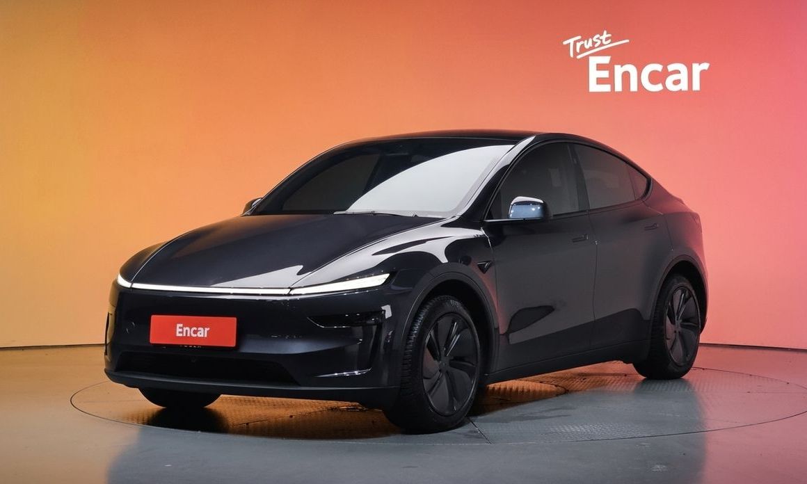 Tesla Model Y 2025