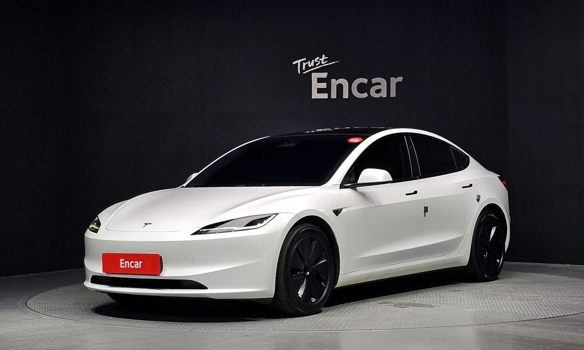 Tesla Model 3 2024