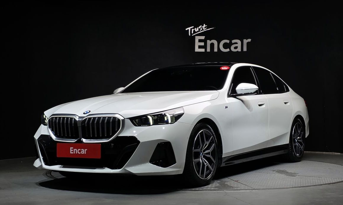 BMW 5-Series 2024