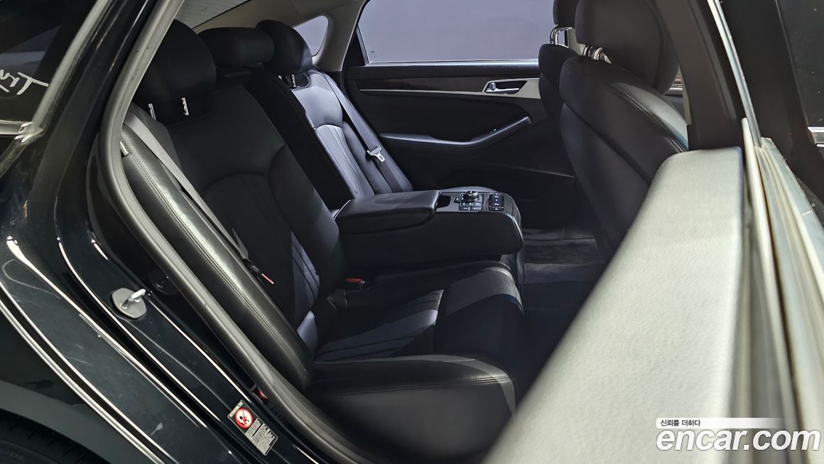 Hyundai Genesis 2016