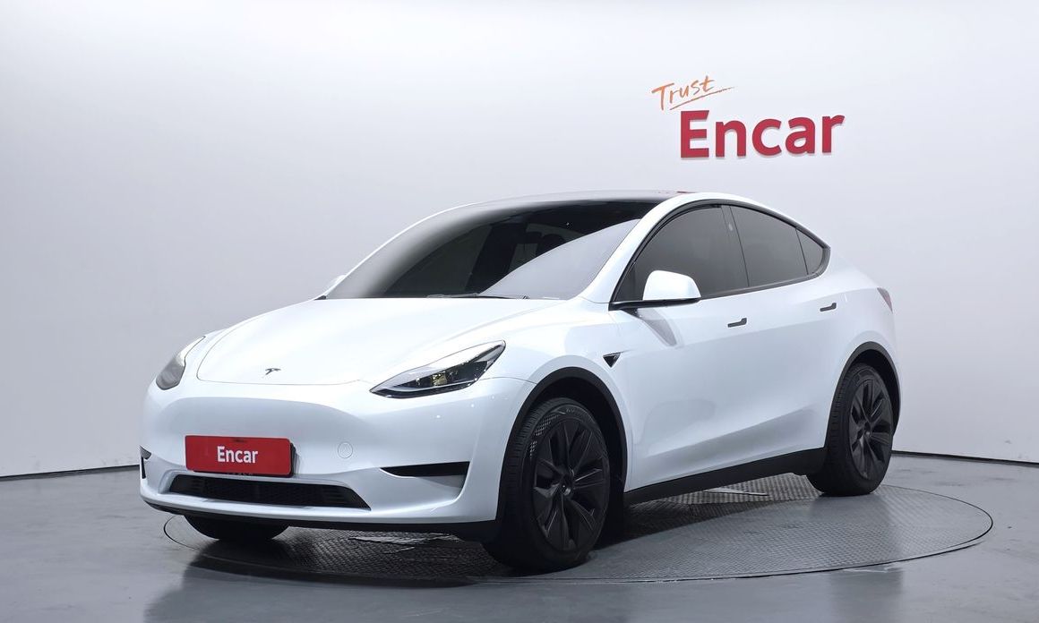 Tesla Model Y 2024