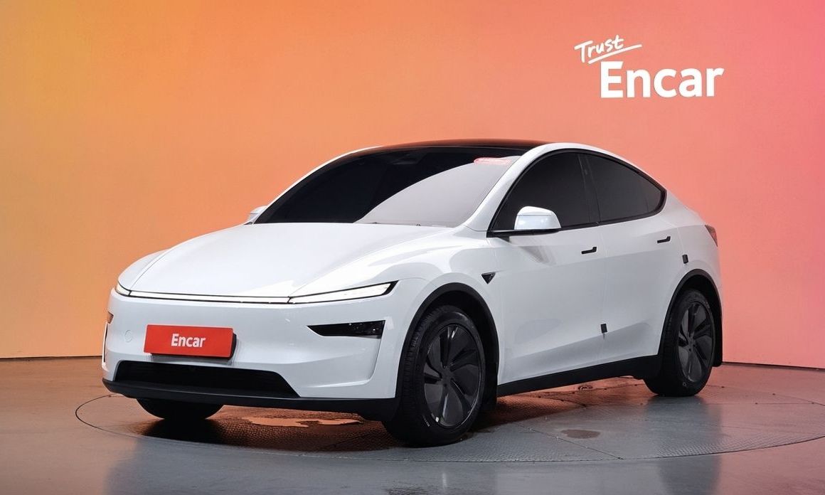 Tesla Model Y 2025