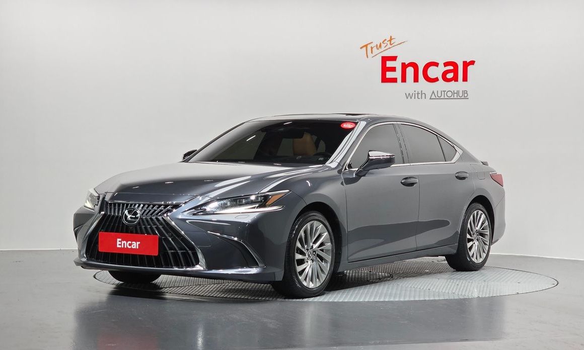 Lexus ES 2025