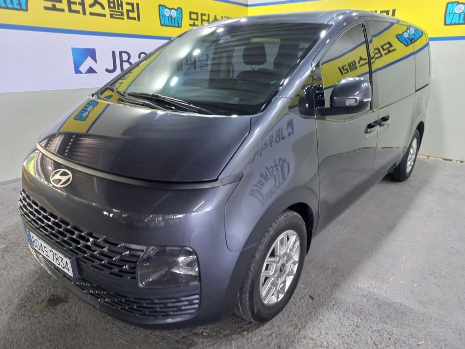 Hyundai Staria 2025