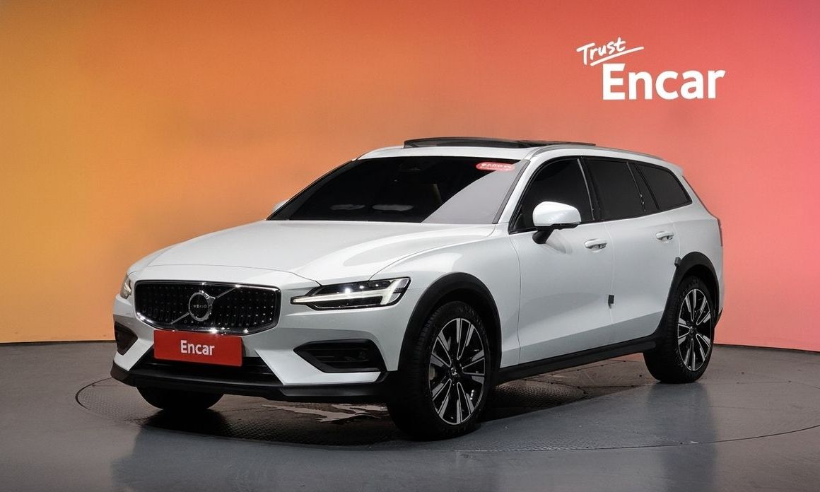 Volvo V60 2025