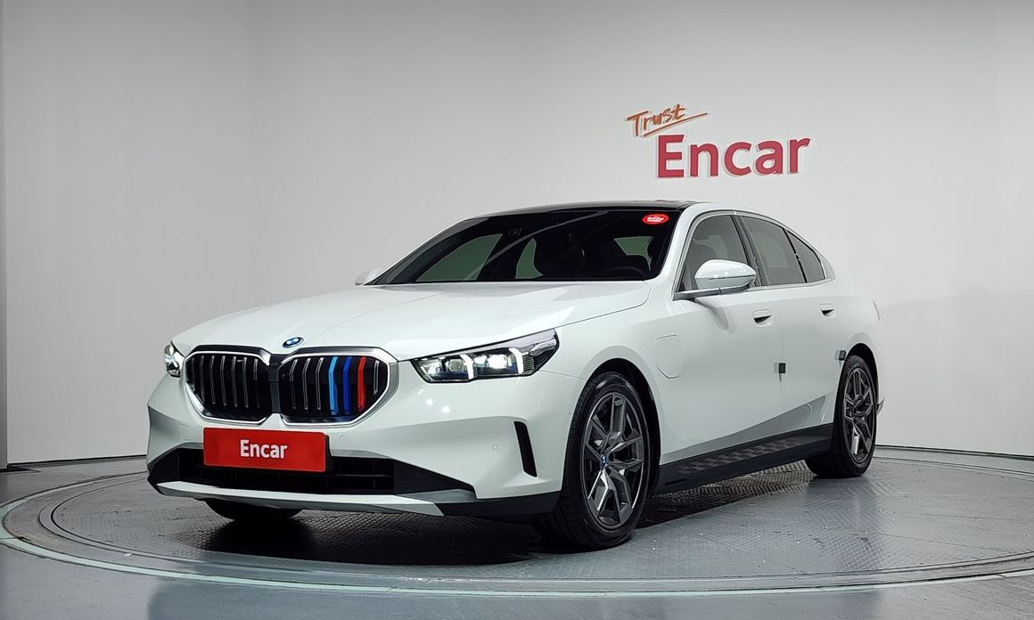 BMW 5-Series 2025