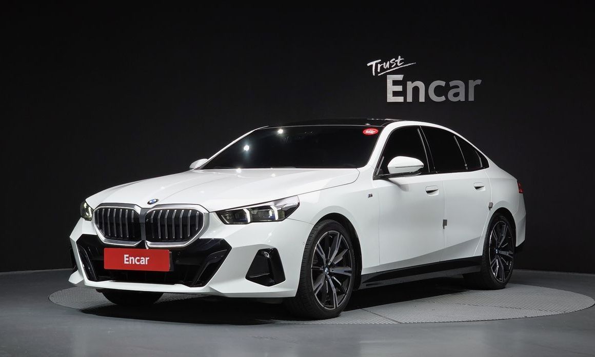 BMW 5-Series 2024