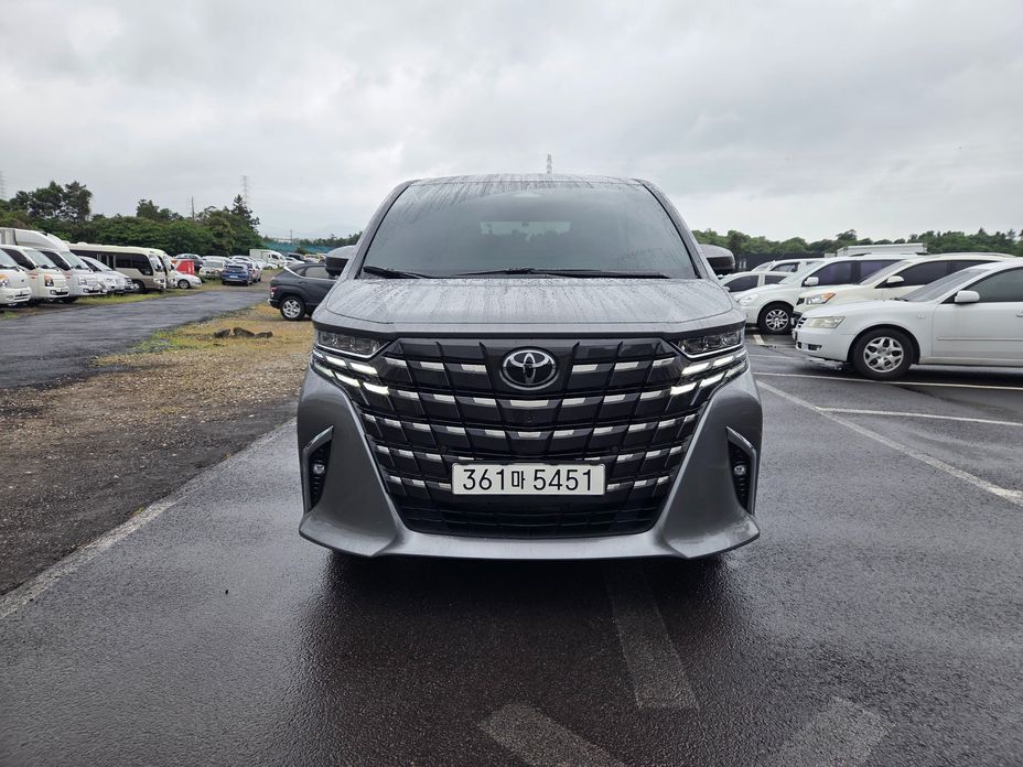 Toyota Alphard 2024