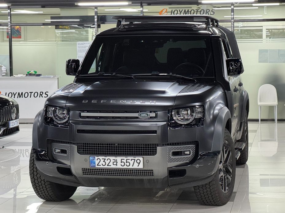 Land Rover Defender 2025