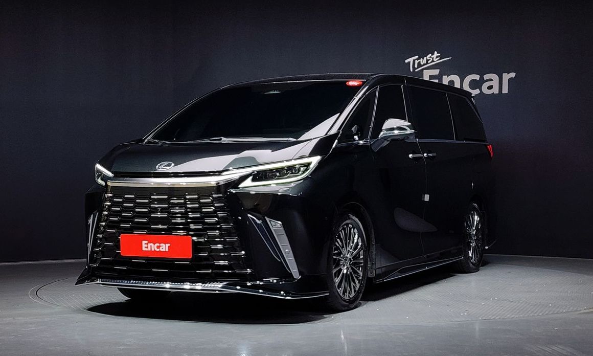 Lexus LM 2025