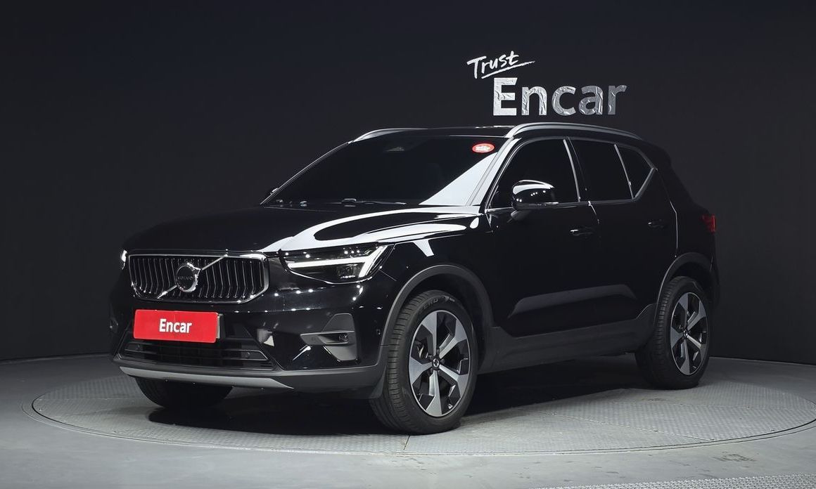 Volvo XC40 2025