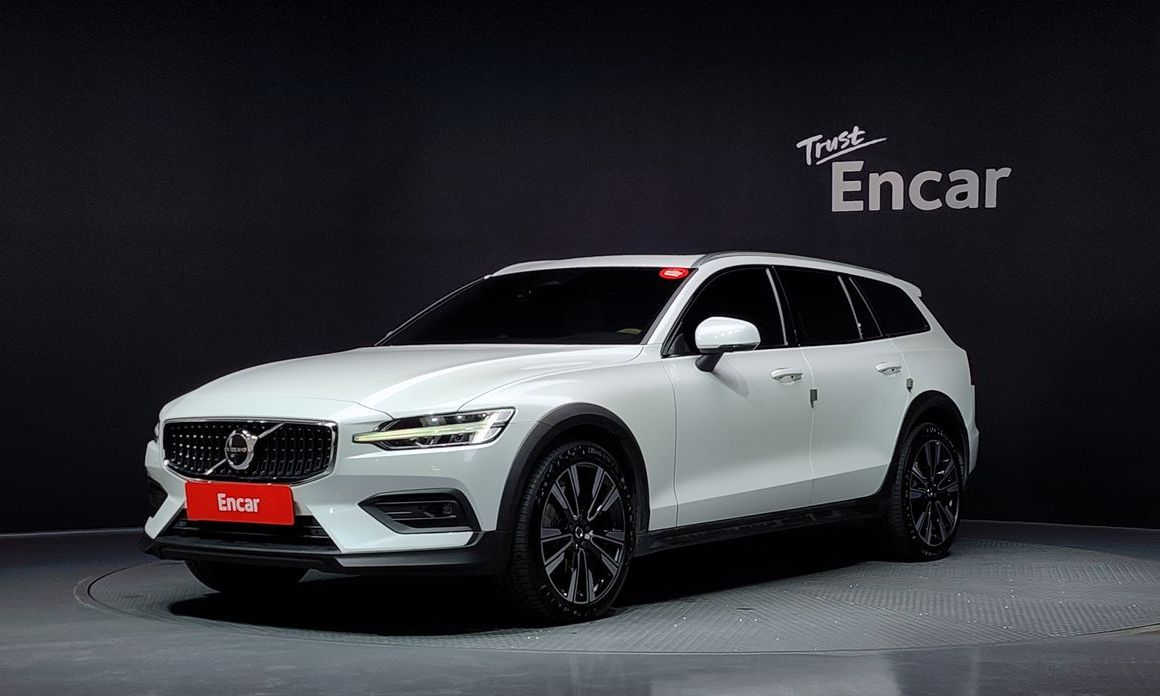 Volvo V60 2023