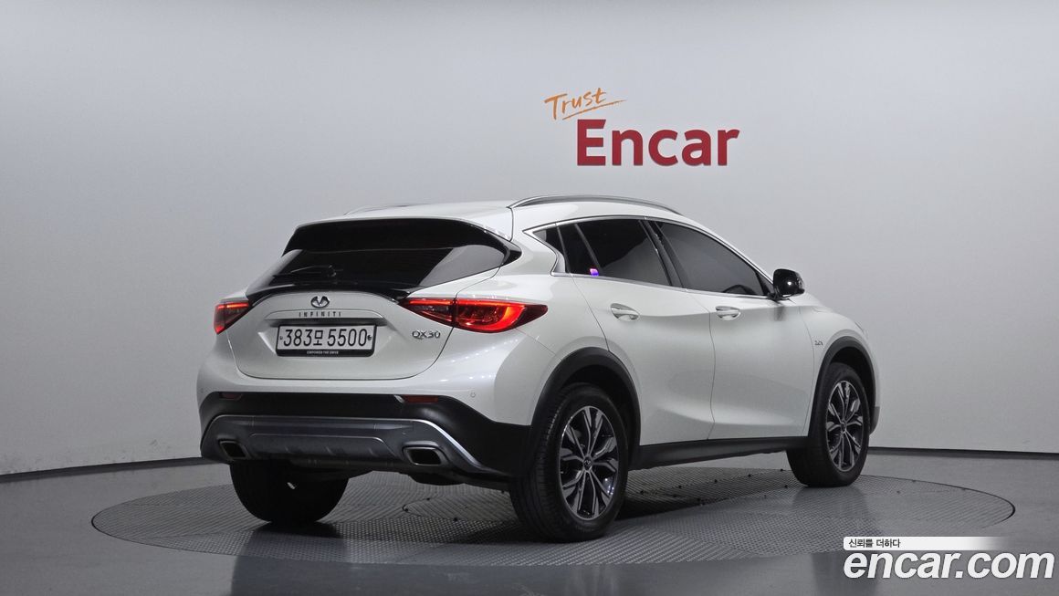 Infiniti QX30 2019
