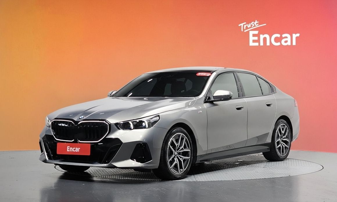BMW 5-Series 2025