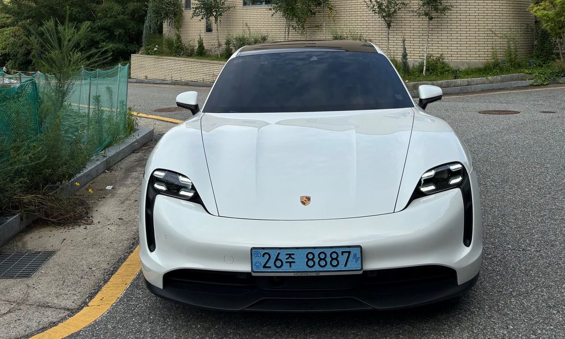 Porsche Taycan 2021