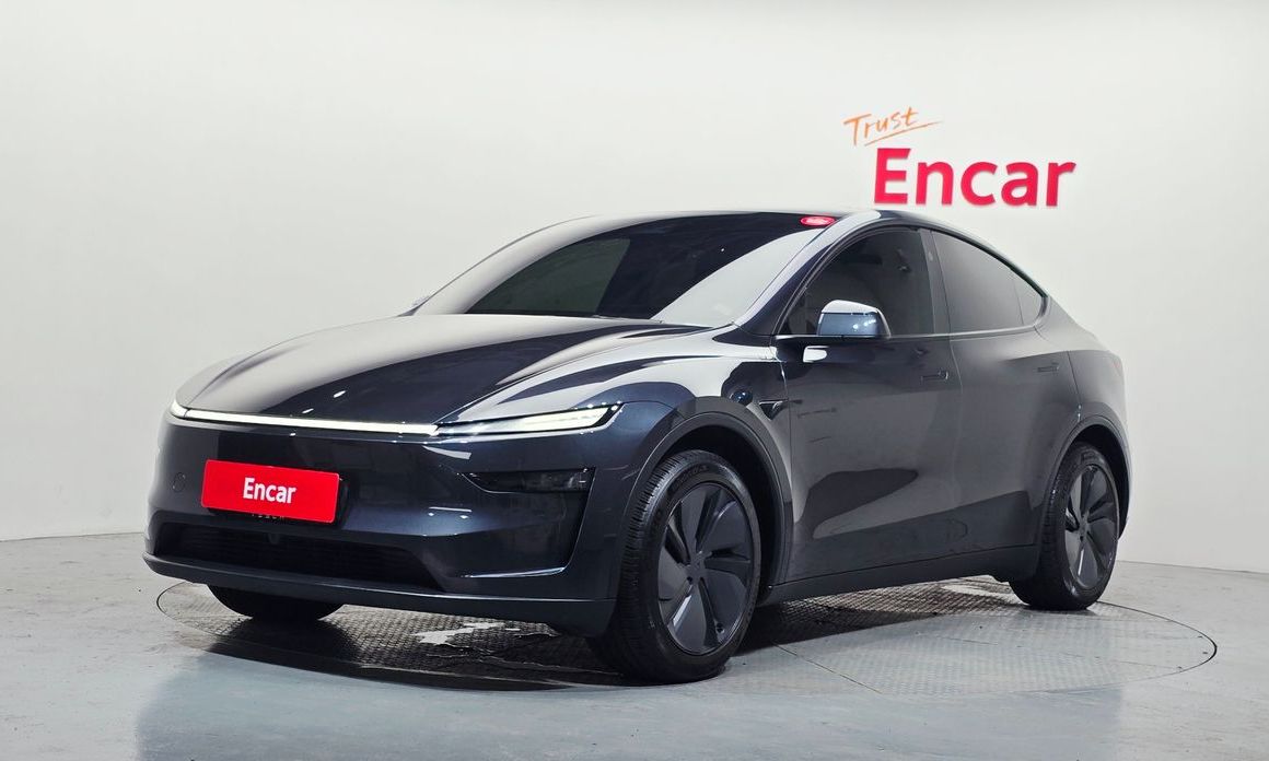 Tesla Model Y 2025