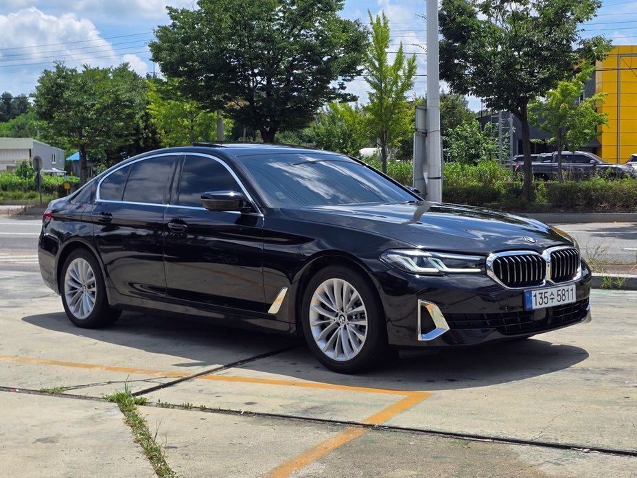 BMW 5-Series 2021