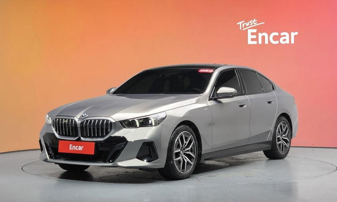 BMW 5-Series 2025